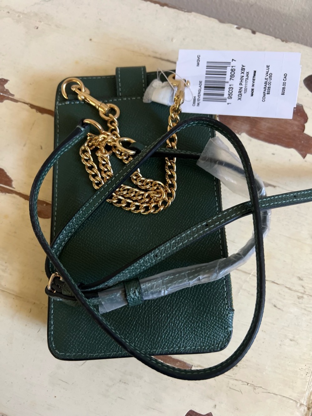 Coach Green Leather Crossbody Phone Pouch with Gold Chain - Picture 4 of 4